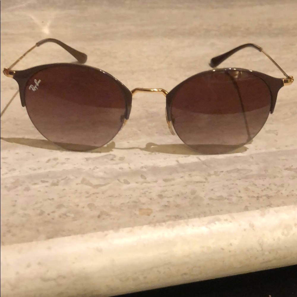 Brand New Ray Ban Sunglasses with case and cloth